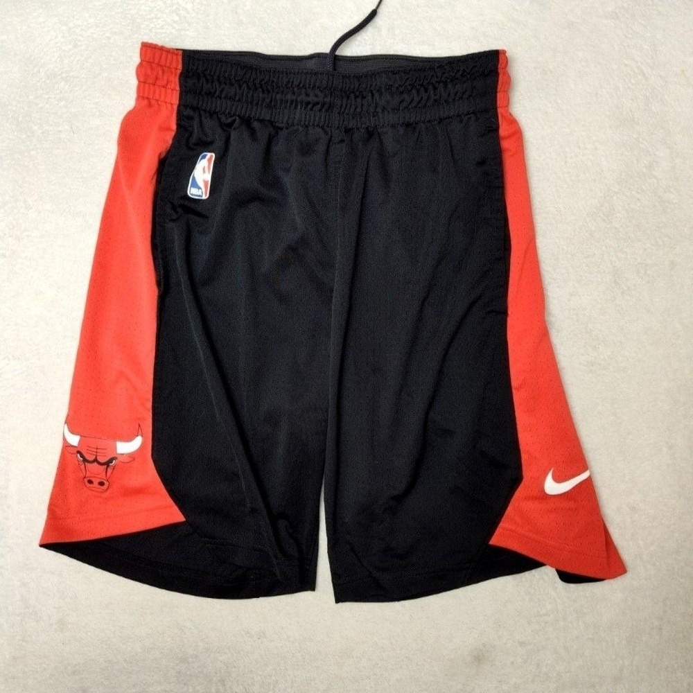 Chicago Bulls Nike Shorts Mens M Black Red NBA Basketball Dri-FIT Mesh Workout
